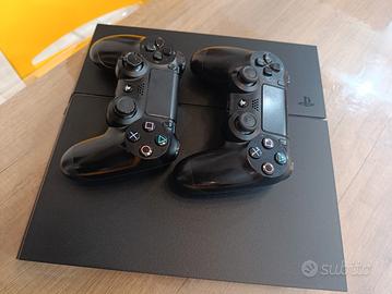 PlayStation 4 + 2 Controller Originali