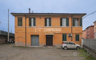 TRILOCALE DA RISTRUTTURARE - VIA CELIO