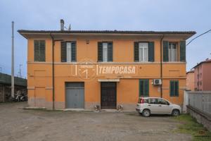 TRILOCALE DA RISTRUTTURARE - VIA CELIO