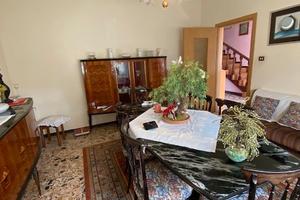Brugnera casa con 3 camere 1 bagno e giardino