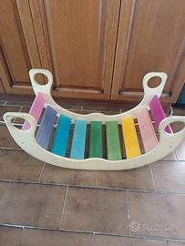 Arco dondolo Montesori in legno multicolore 