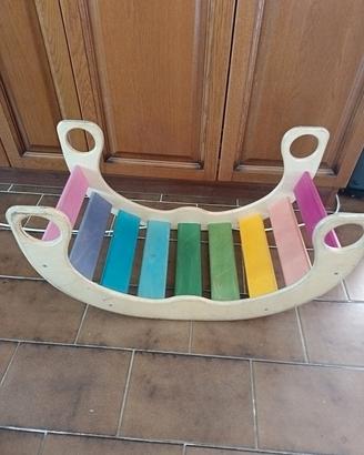Arco dondolo Montesori in legno multicolore 