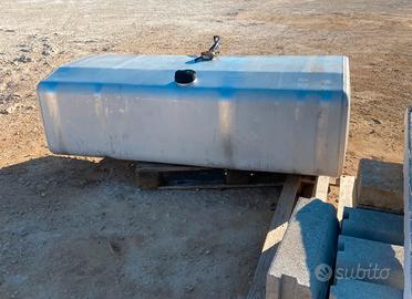 Serbatoio gasolio 700L
