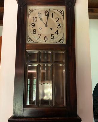 Orologio a pendolo antico