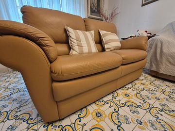 2 divani in pelle 