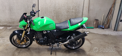 Kawasaki 1000 verde - 2005