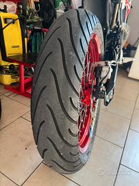 Gomme michelin pilot street