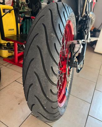 Gomme michelin pilot street