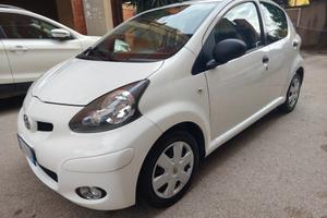 Toyota Yaris 1.0 5 porte Active