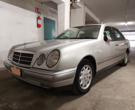 Mercedes Benz 250E