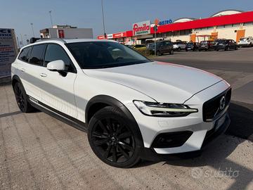 Volvo V60 Cross Country - 2.0 DIESEL - 2020