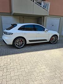Porsche Macan GTS
