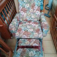 poltrona vintage  stoffa e ferro non molto alta no