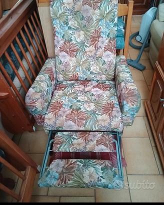 poltrona vintage  stoffa e ferro non molto alta no