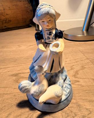 Statuina dipinta mano in Russia