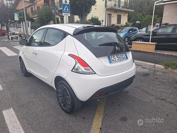 LANCIA Ypsilon 1.0 FireFly 70CV HYBRID ORO - KM