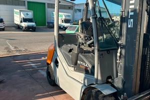 Carrello elevatore diesel marca STILL portata 2500