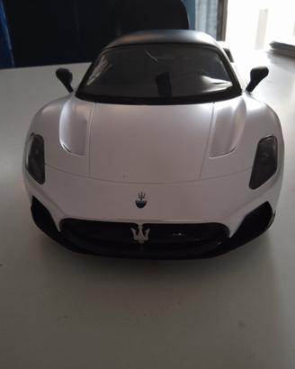 Maserati MC 20 R/C  in scatola non giocata.