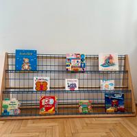 Libreria Montessori frontale in legno