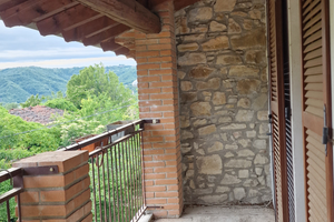 Casa a gremiasco (al)