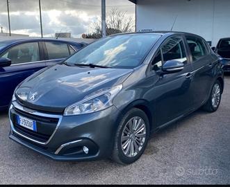 Peugeot 208 PureTech 82 5 porte Allure