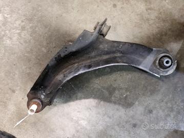 Bracc oscill ant. sx RENAULT CLIO 898cc benz 2016