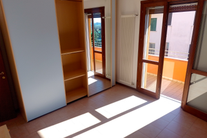 Appartamento con triplo garage e posto auto