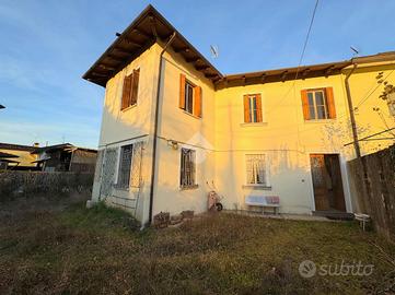 PORZIONE DI BIFAMILIARE A UDINE