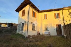 PORZIONE DI BIFAMILIARE A UDINE