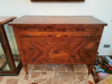 Cassettiera stile antiquariato 
