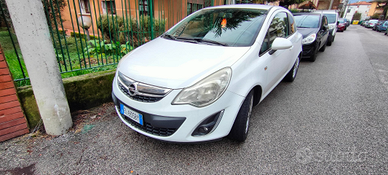 Opel Corsa 1.2 benzina/GPL-Tech neopatentati