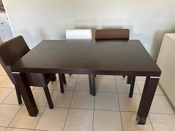 Tavolo in legno 140x80 allungabile con 5 sedie