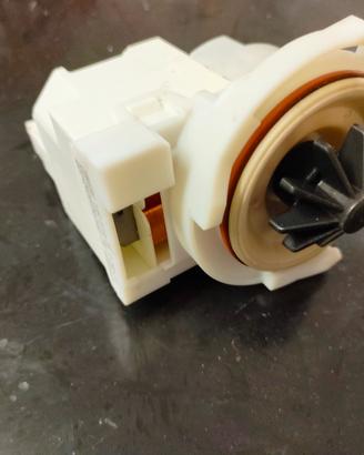 pompa scarico lavastoviglie Hotpoint Ariston 