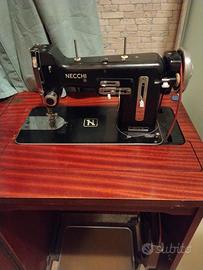 macchina da cucire Necchi