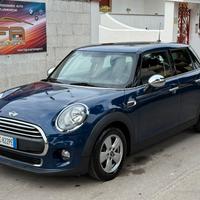 Mini 1.5 One D 95CV 5P *LUCI LED AMBIENT - 2016