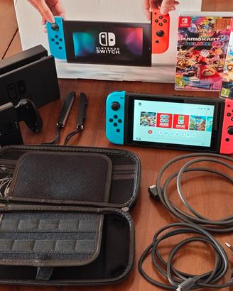 Nintendo Switch con 2 giochi + Custodia 