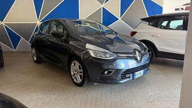 Renault Clio TCe 12V 90 CV Moschino Intens