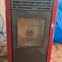 Stufa a pellet aria Ravelli R70