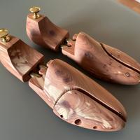 Tendiscarpe in legno