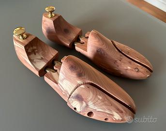 Tendiscarpe in legno