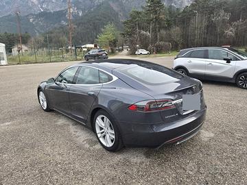 Tesla S 90 D