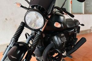 Moto guzzi V7 III Night pack