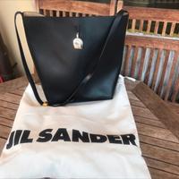Tote bag in pelle nera con charm Jil Sander