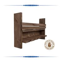 Portabottiglie da parete in legno realizzato a man