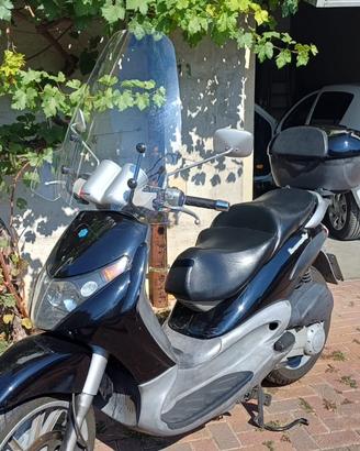 Piaggio Beverly 200