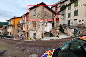 2 LOCALI A FIUGGI