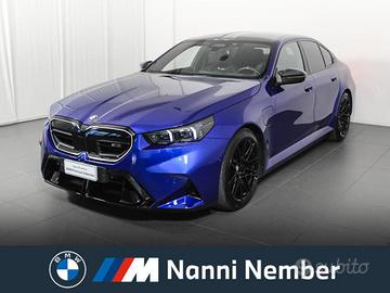 BMW M5 4.4 727cv auto