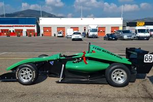 Formula Predator 600cc slalom driver
