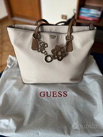 Borsa Guess bianca e marroncina in ecopelle