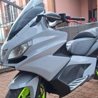 Scooter Aprilia srv 850